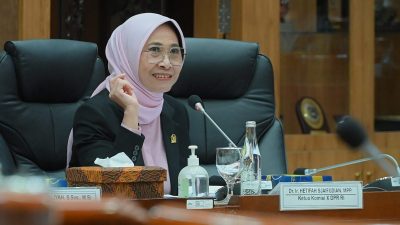 Ketua Komisi X DPR RI, Hetifah Sjaifudian, mengatakan bahwa revisi RUU Sisdiknas akan difokuskan pada penataan sistem guru yang lebih adil dan fleksibel. 