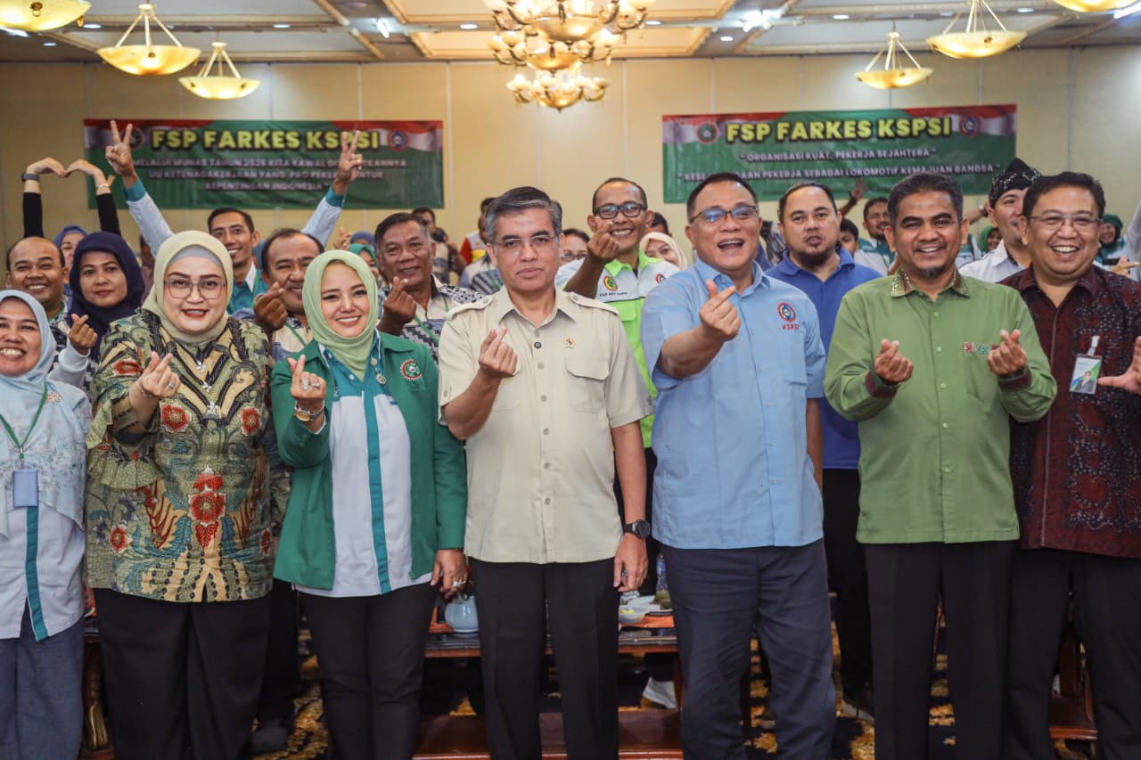 Menteri Ketenagakerjaan (Menaker), Yassierli, mengingatkan pekerja/buruh dan pengusaha agar tidak berhenti pada hubungan industrial yang sekadar harmonis.