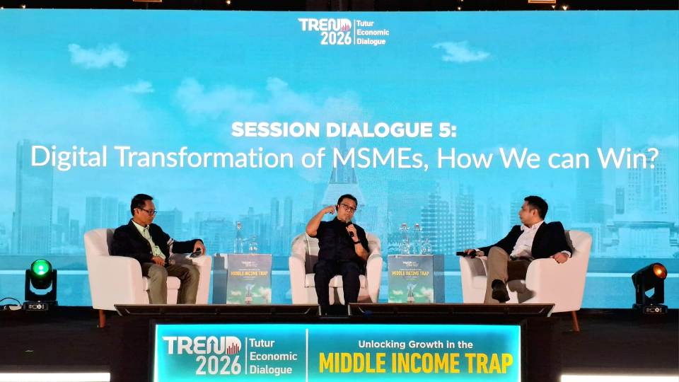 Isu krusial ini menjadi sorotan utama dalam forum Tutur Economic Dialogue (TREND) 2026 yang mengusung tema “Unlocking Growth in the Middle-Income Trap” di Hotel Le Meridien Jakarta, sekaligus menjadi momentum soft launching Tutur Media Digital.