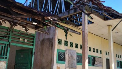 Kepala Dinas Pendidikan dan Kebudayaan (Disdikbud) Kabupaten Kaur dinilai tak punya kemampuan manajerial atas kegagalan pembangunan SDN 8 Kaur dan SMPN 33 Kaur pada tahun 2025 lalu.