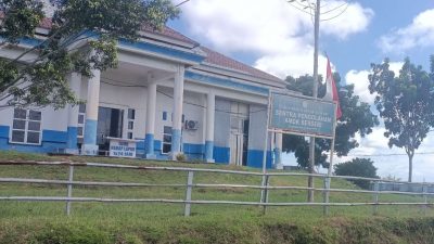 Management CV Benny Putra — Produsen AMDK Berseri memberikan tanggapan atas pertanyaan wartawan mengenai alasan penghentian produksi AMDK Berseri