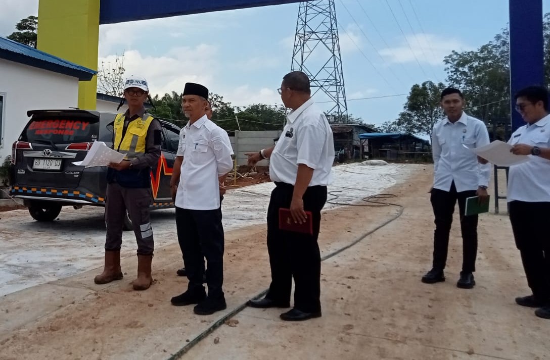 Wakil Bupati Kaur Abdul Hamid, S.Pd.I meninjau progres pembangunan Sekolah Rakyat Terpadu 14 Kabupaten Kaur di Desa Cucupan yang ditarget rampung Juni 2026.