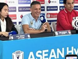 Jelang Laga Perdana Piala AFF, John Herdman Puji Kekuatan Kamboja: Mereka Tim yang Sangat Disiplin!