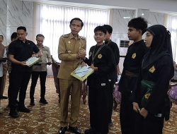 Bikin Bangga, Bupati Kaur Beri Reward 8 Pesilat Peraih Medali di Ajang Nasional